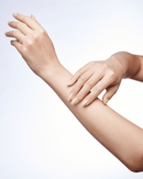 Derma:B Daily Moisture Body Oil (Fresh Peach)